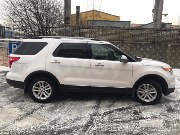 Ford Explorer V, 7 мест, 2012 г.