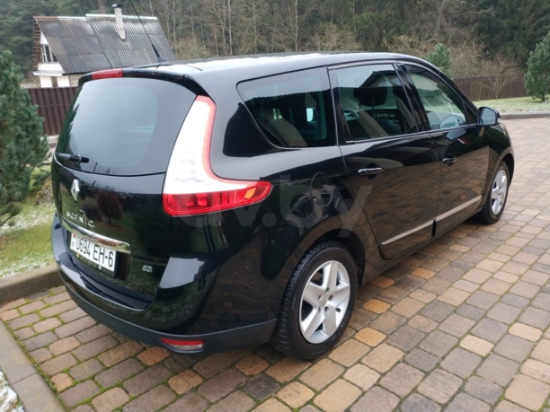 Renault Grand Scenic III · 2-й рестайлинг, 5 мест, 2015 г.