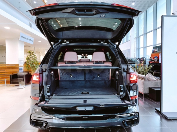 BMW X7, 7 мест, 2020 г.