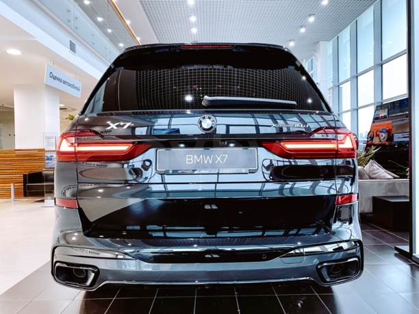 BMW X7, 7 мест, 2020 г.