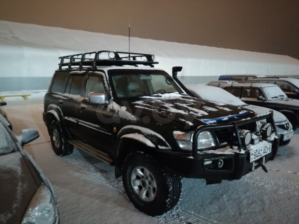 Nissan Patrol Y61, 7 мест, 2000 г.