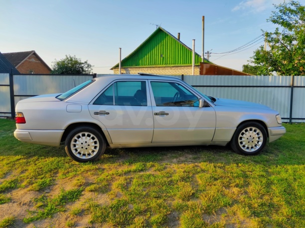 Mercedes-Benz E-Класс W124, S124, C124, A124, 1990 г.