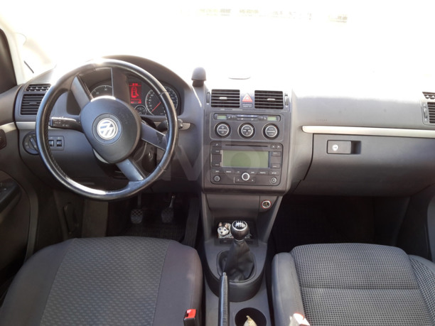 Volkswagen Touran I, 5 мест, 2005 г.
