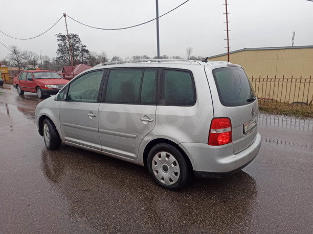 Volkswagen Touran I, 5 мест, 2005 г.