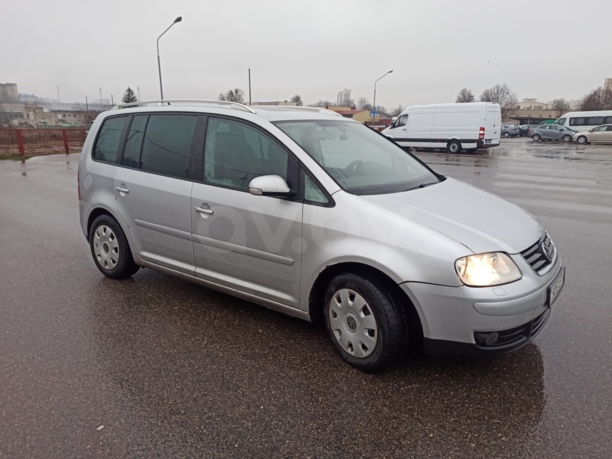 Volkswagen Touran I, 5 мест, 2005 г.