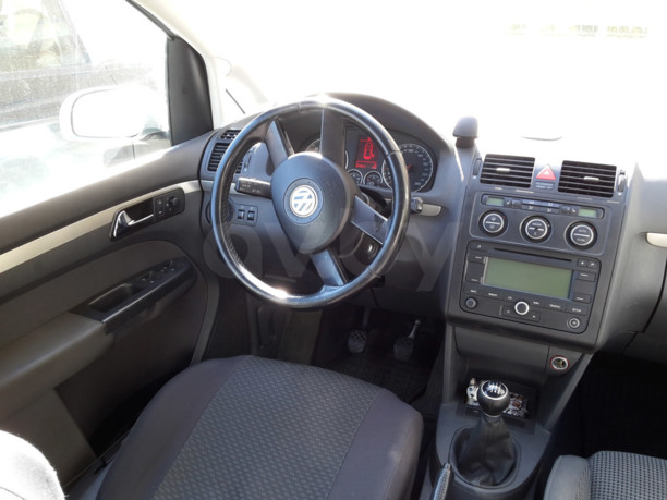 Volkswagen Touran I, 5 мест, 2005 г.