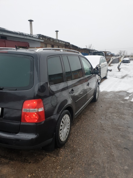 Volkswagen Touran I, 5 мест, 2005 г.