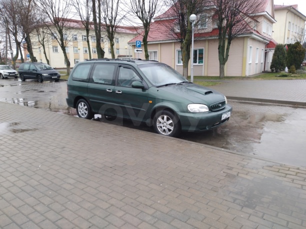 Kia Carnival I, 7 мест, 2000 г.