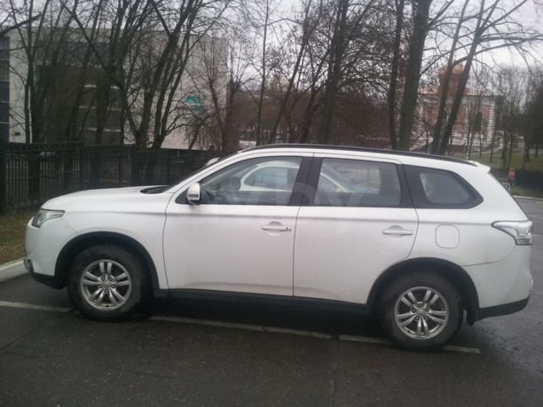 Mitsubishi Outlander III · Рестайлинг, 5 мест, 2014 г.