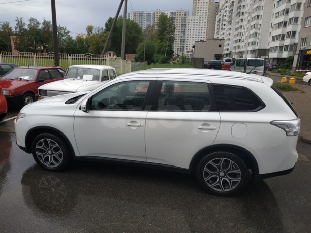 Mitsubishi Outlander III · Рестайлинг, 5 мест, 2014 г.