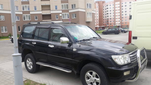 Toyota Land Cruiser J100, 7 мест, 1998 г.