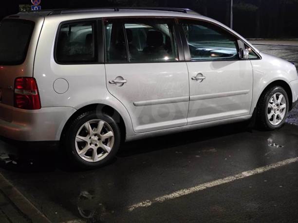 Volkswagen Touran I, 5 мест, 2003 г.