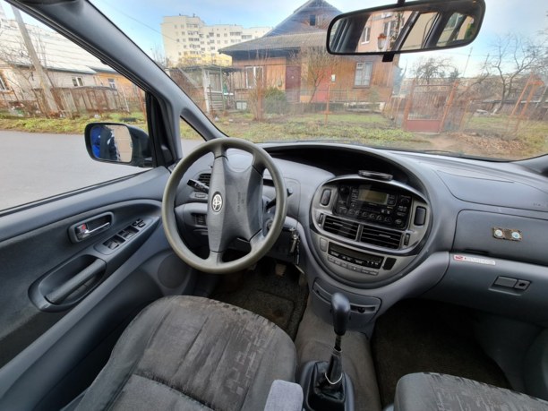 Toyota Previa II (XR30, XR40), 7 мест, 2001 г.