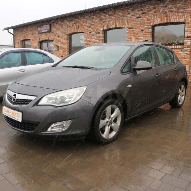 Opel Astra J, 2010 г.