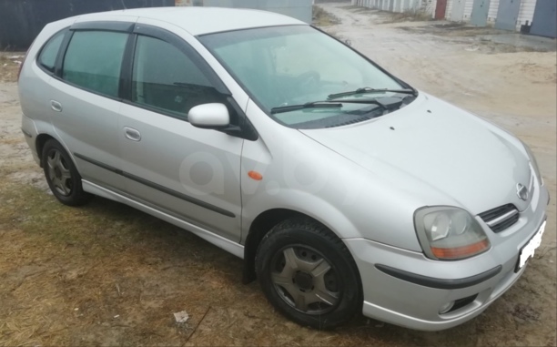 Nissan Almera Tino, 2001 г.