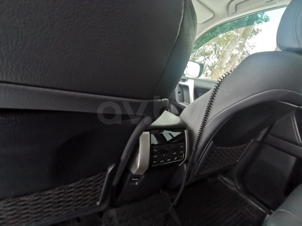 Toyota Land Cruiser Prado J150 II · Рестайлинг, 5 мест, 2018 г.