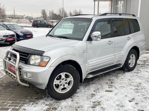 Mitsubishi Montero III, 7 мест, 2002 г.