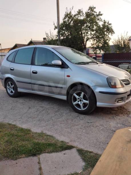 Nissan Almera Tino, 2000 г.