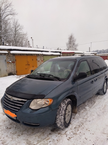 Chrysler Town and Country IV, 7 мест, 2005 г.