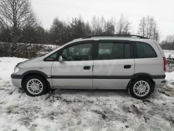 Opel Zafira A, 7 мест, 2000 г.