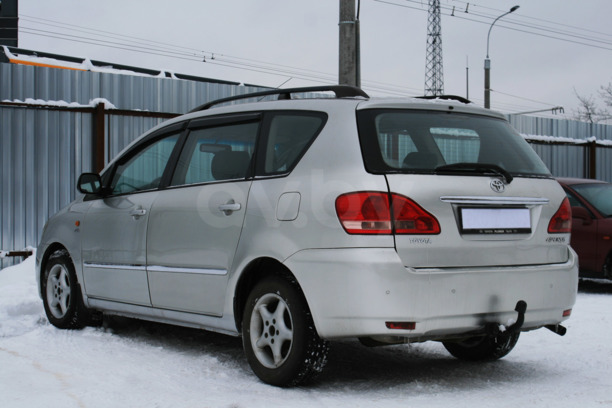 Toyota Avensis Verso I, 5 мест, 2002 г.