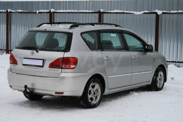 Toyota Avensis Verso I, 5 мест, 2002 г.