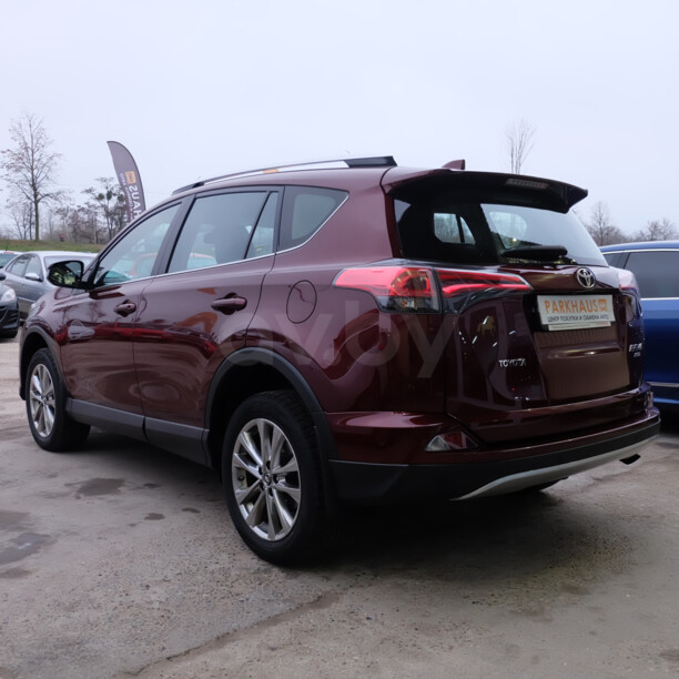 Toyota RAV4 IV (XA40) · Рестайлинг, 5 мест, 2017 г.