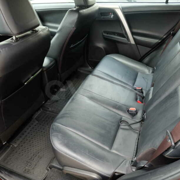 Toyota RAV4 IV (XA40) · Рестайлинг, 5 мест, 2017 г.