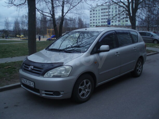 Toyota Avensis Verso I, 7 мест, 2001 г.