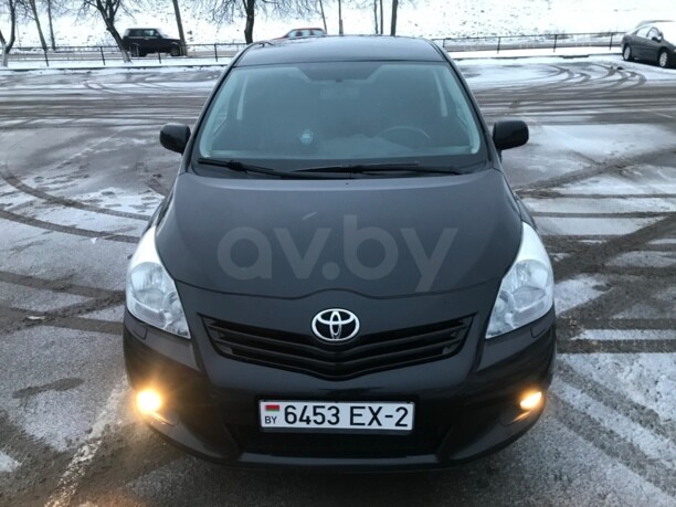 Toyota Verso I, 5 мест, 2012 г.