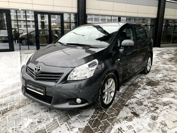 Toyota Verso I, 7 мест, 2009 г.