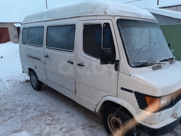 Mercedes-Benz T1 (207D-410D), 1990 г.