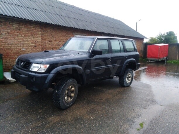 Nissan Patrol Y61, 5 мест, 1999 г.