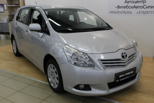 Toyota Verso I, 5 мест, 2010 г.