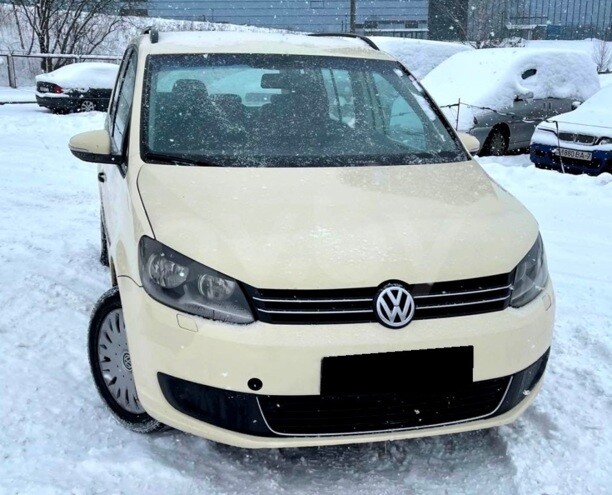 Volkswagen Touran II, 5 мест, 2013 г.