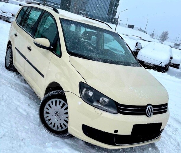 Volkswagen Touran II, 5 мест, 2013 г.