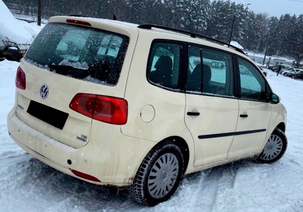 Volkswagen Touran II, 5 мест, 2013 г.
