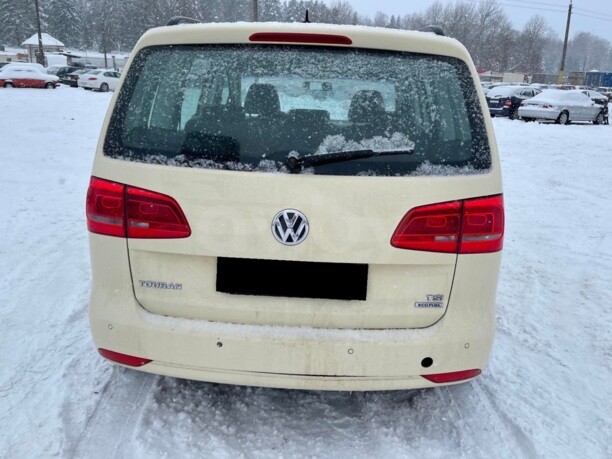 Volkswagen Touran II, 5 мест, 2013 г.