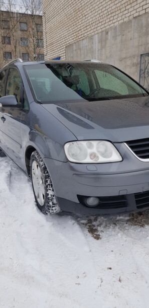 Volkswagen Touran I, 5 мест, 2003 г.