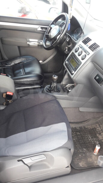 Volkswagen Touran I, 5 мест, 2004 г.