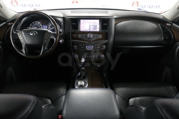 Infiniti QX56 II, 7 мест, 2011 г.