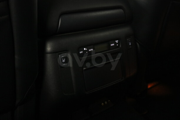 Infiniti QX56 II, 7 мест, 2011 г.