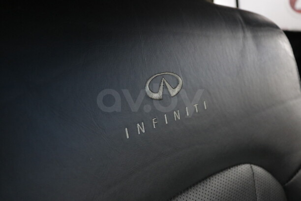 Infiniti QX56 II, 7 мест, 2011 г.
