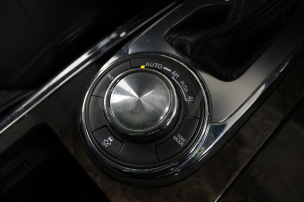 Infiniti QX56 II, 7 мест, 2011 г.