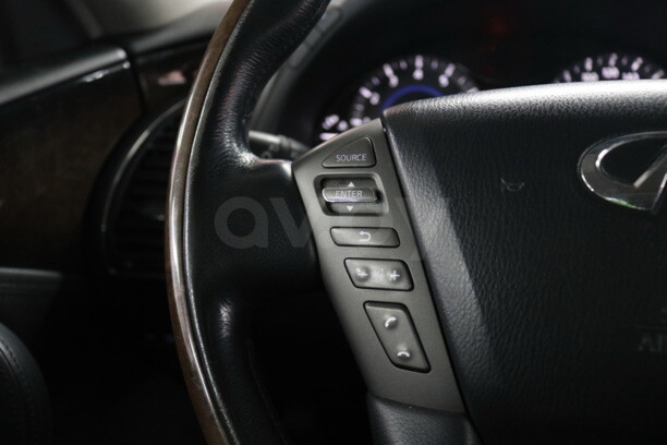 Infiniti QX56 II, 7 мест, 2011 г.