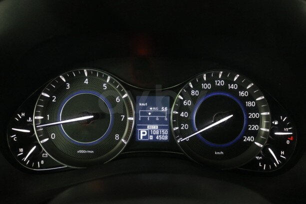 Infiniti QX56 II, 7 мест, 2011 г.