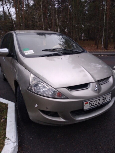 Mitsubishi Grandis, 7 мест, 2006 г.