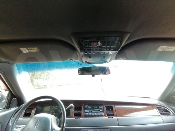 Lincoln Town Car III, 1998 г.