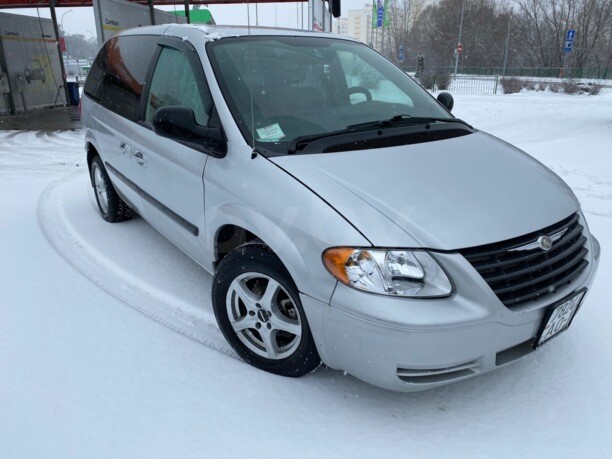 Chrysler Town and Country IV, 7 мест, 2005 г.