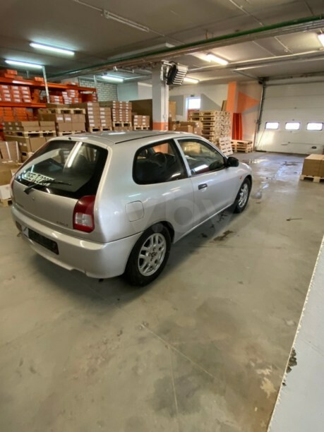 Mitsubishi Colt V, 2001 г.